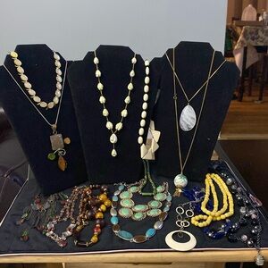 Lot of 16 necklaces